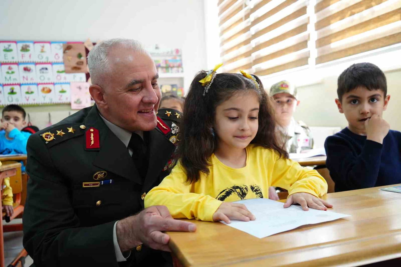 SAMSUN’DA DAHA ÖNCEDEN MEHMETÇİKLERE MEKTUP YAZAN İLKOKUL 1. SINIF ÖĞRENCİLERİNİN MEKTUPLARINA...