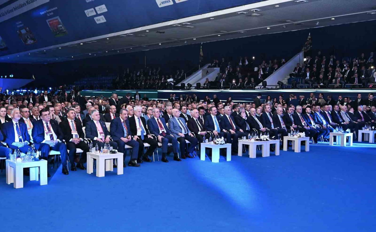 SAMSUN TİCARET VE SANAYİ ODASI (TSO) HEYETİ, TÜRKİYE ODALAR VE BORSALAR BİRLİĞİ’NİN 82. MALİ GENEL...