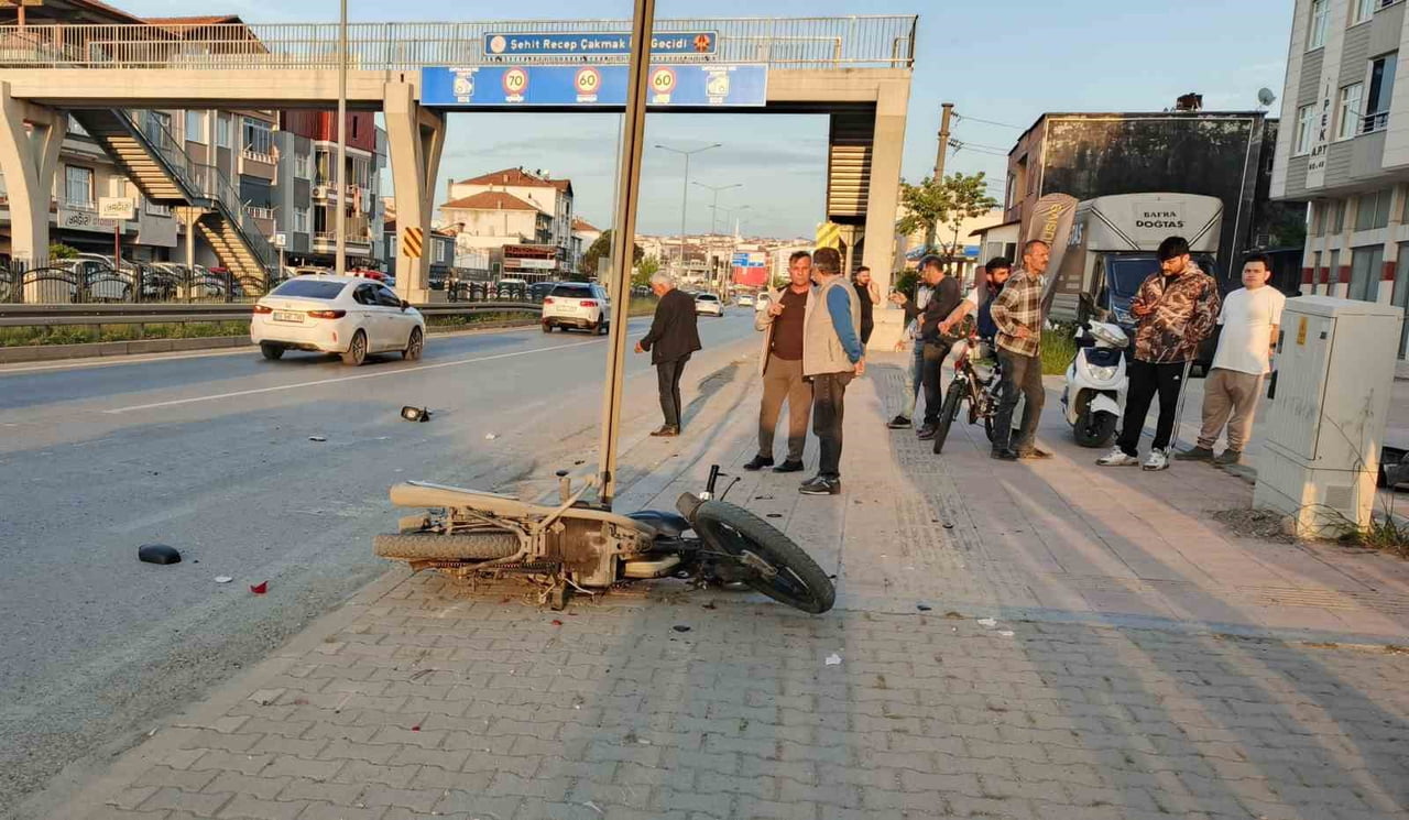 SAMSUN’UN BAFRA İLÇESİNDE HAFİF TİCARİ ARACIN ÇARPTIĞI MOTOSİKLETİN SÜRÜCÜSÜ AĞIR YARALANDI....