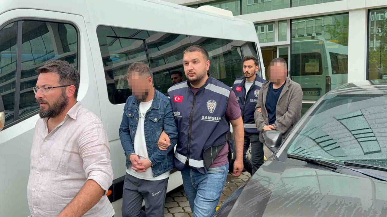 SAMSUN’UN İLKADIM İLÇESİNDE EV BOŞALTMA MESELESİ NEDENİYLE ÇIKAN TARTIŞMADA EV SAHİBİNİ BIÇAKLA...