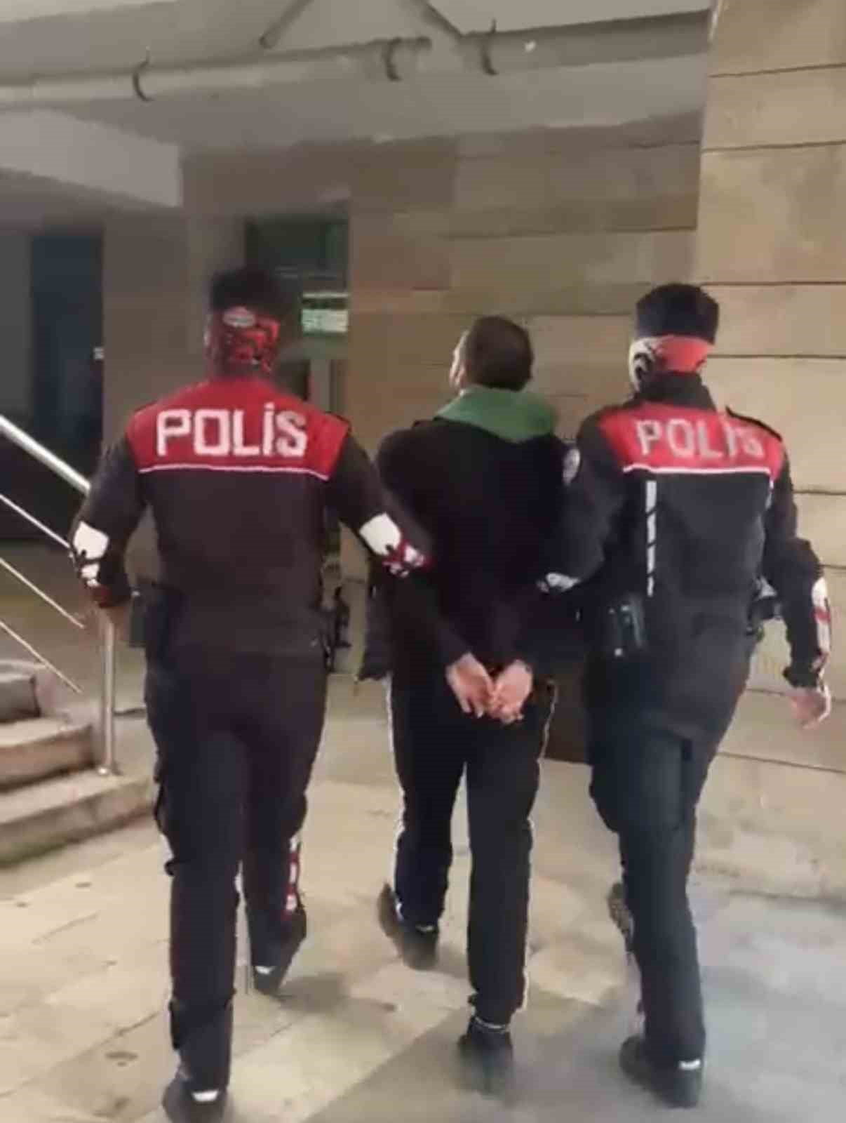 SAMSUN’UN İLKADIM İLÇESİNDE HAKKINDA 11 YIL 4 AY KESİNLEŞMİŞ HAPİS CEZASI BULUNAN HIRSIZLIK...