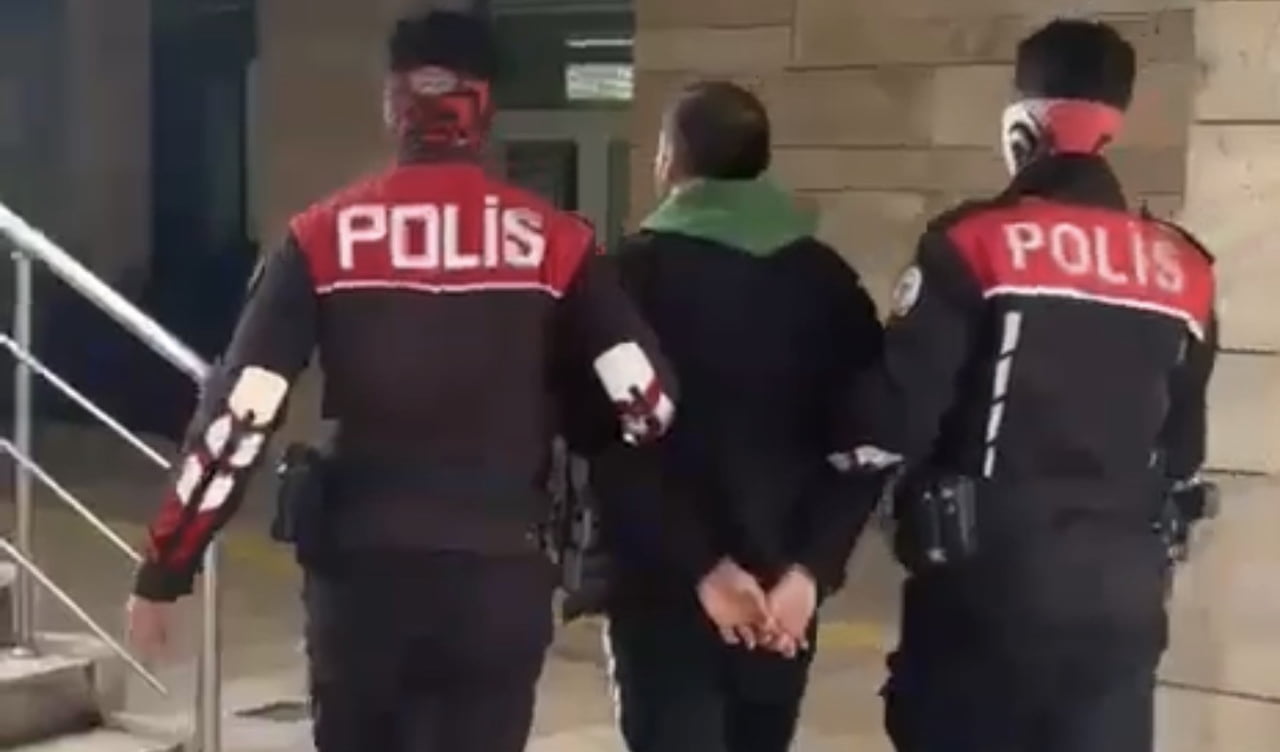 SAMSUN’UN İLKADIM İLÇESİNDE HAKKINDA 11 YIL 4 AY KESİNLEŞMİŞ HAPİS CEZASI BULUNAN HIRSIZLIK...