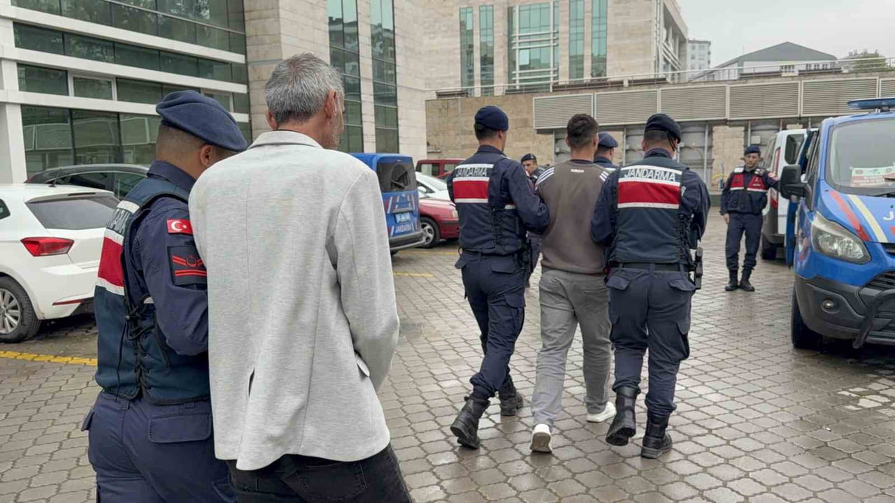 SAMSUN’UN TEKKEKÖY İLÇESİNDE JANDARMA EKİPLERİ TARAFINDAN DÜZENLENEN UYUŞTURUCU OPERASYONUNDA...