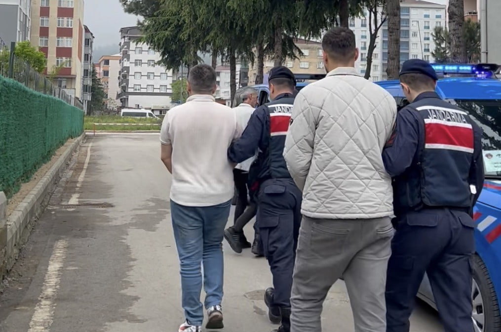 SAMSUN’UN TEKKEKÖY İLÇESİNDE JANDARMA EKİPLERİ TARAFINDAN DÜZENLENEN UYUŞTURUCU OPERASYONUNDA ÇOK...