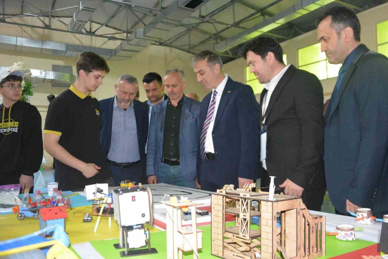 SAMSUN’UN TERME İLÇESİNDE GENÇ BEYİNLERİN BİLİMSEL ÇALIŞMALARI DÜZENLENEN GÖRKEMLİ AÇILIŞLA...