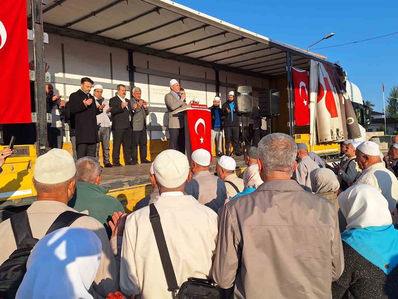 SAMSUN’UN VEZİRKÖPRÜ İLÇESİNDE 80 HACI ADAYI İÇİN İLÇE MÜFTÜLÜĞÜ TARAFINDAN UĞURLAMA PROGRAMI...