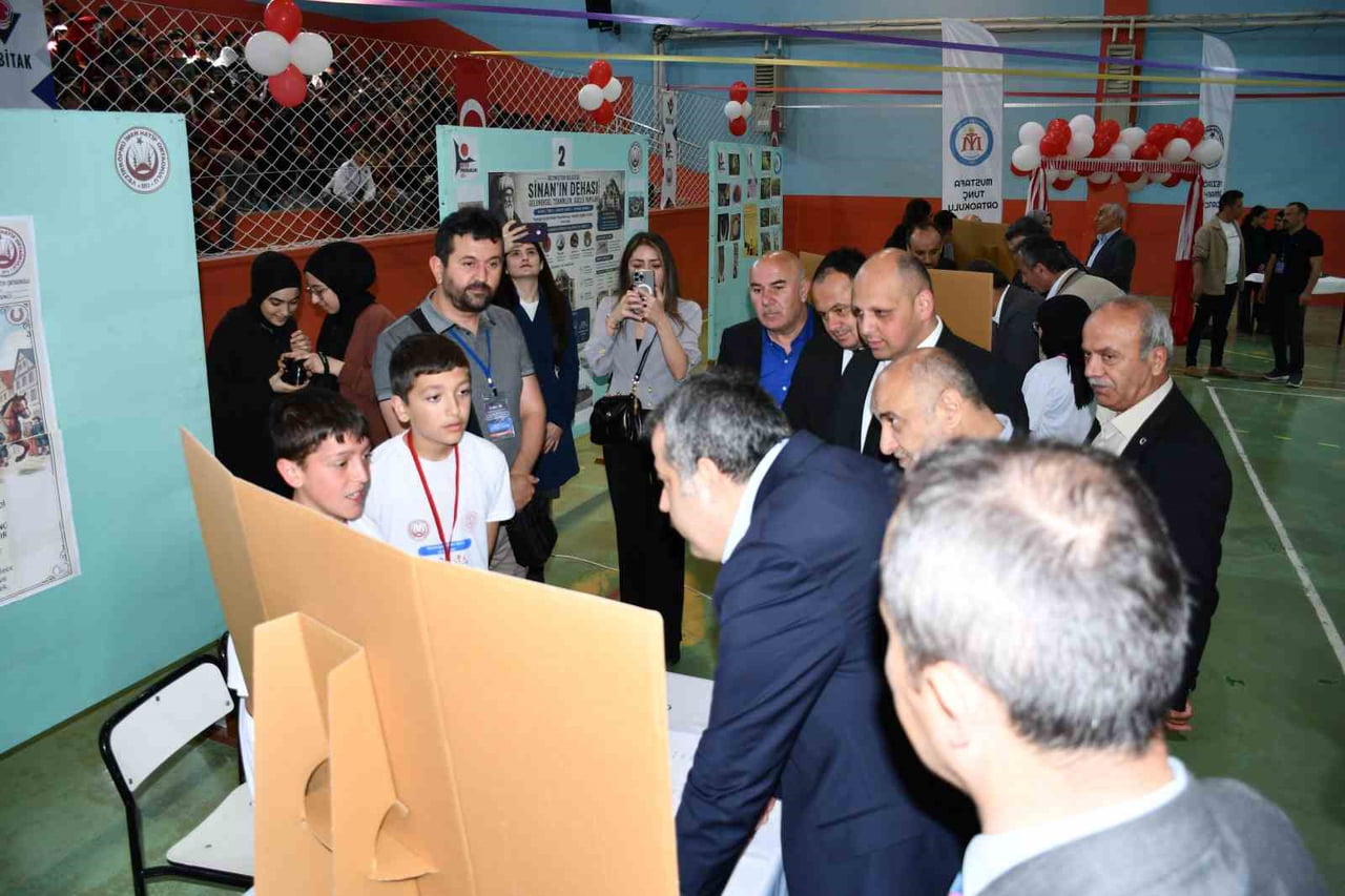 SAMSUN’UN VEZİRKÖPRÜ İLÇESİNDE VEZİRKÖPRÜ İMAM HATİP ORTAOKULU İLE MUSTAFA TUNÇ ORTAOKULU İŞ...