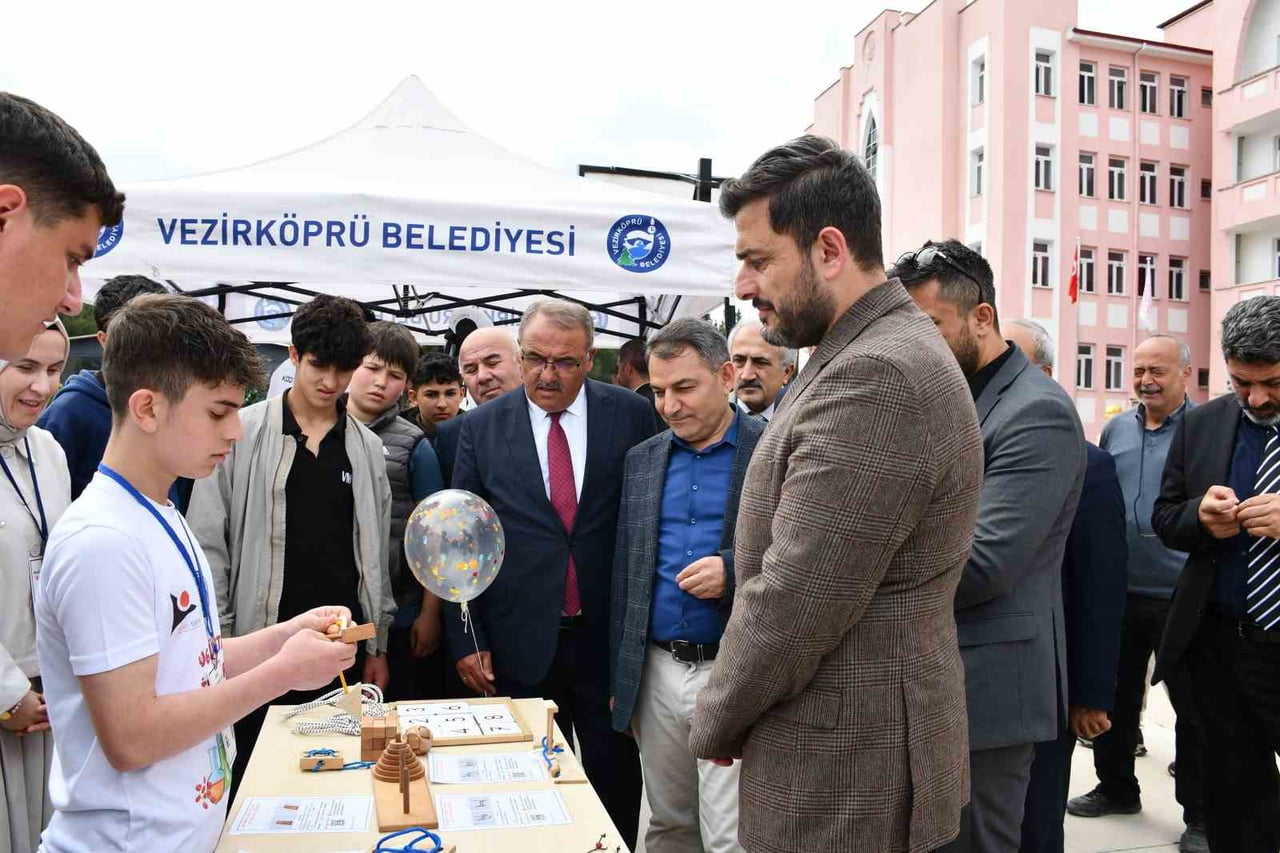 SAMSUN’UN VEZİRKÖPRÜ İLÇESİNDE VEZİRKÖPRÜ MESLEKİ VE TEKNİK ANADOLU LİSESİ ÖĞRENCİLERİ TARAFINDAN...