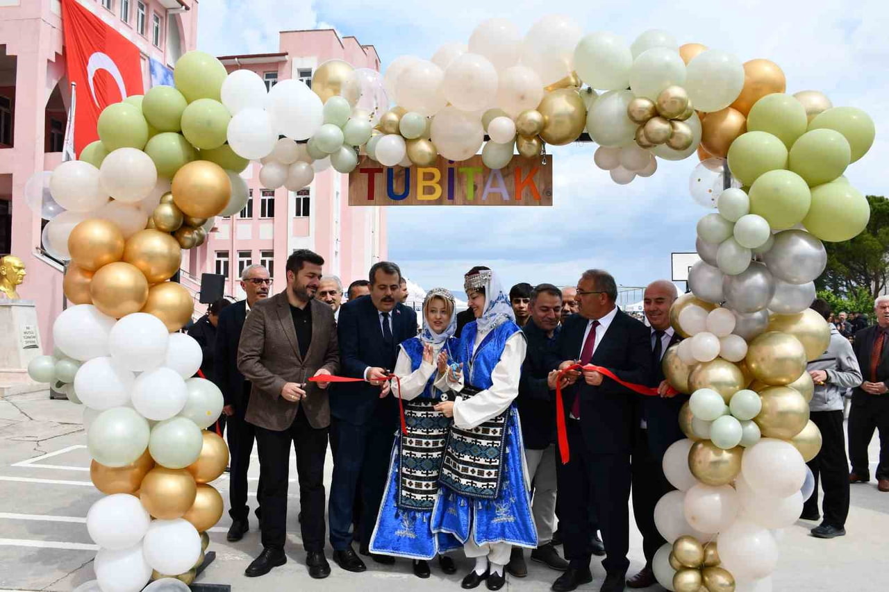 SAMSUN’UN VEZİRKÖPRÜ İLÇESİNDE VEZİRKÖPRÜ MESLEKİ VE TEKNİK ANADOLU LİSESİ ÖĞRENCİLERİ TARAFINDAN...