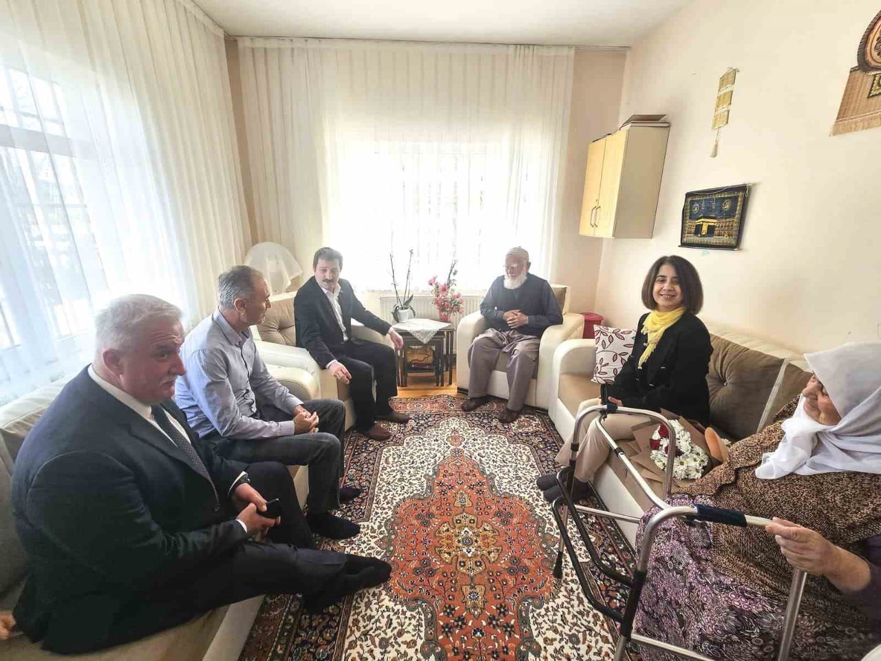 SAMSUN VALİSİ ORHAN TAVLI VE EŞİ AYŞE TAVLI, ANNELER GÜNÜ DOLAYISIYLA ŞEHİT ASTSUBAY ÜSTÇAVUŞ EMRE...