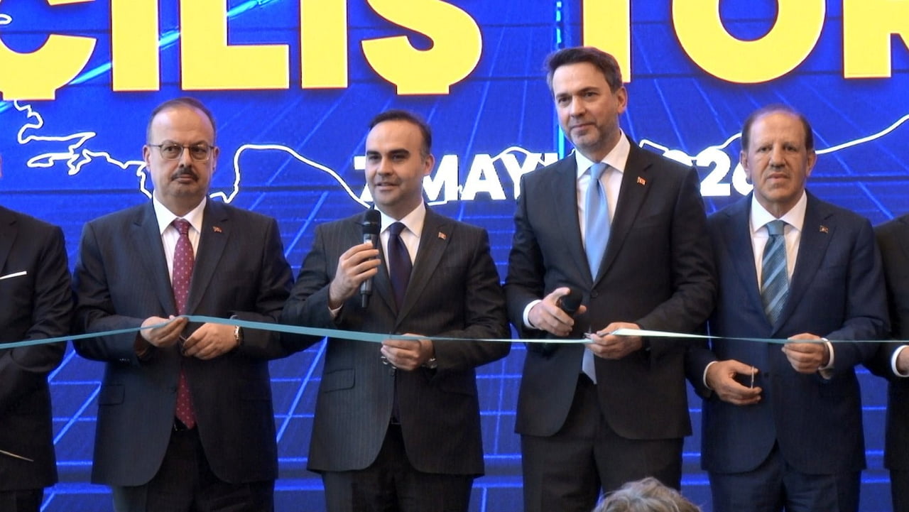 SANAYİ VE TEKNOLOJİ BAKANI MEHMET FATİH KACIR, MALIKÖY BAŞKENT OSB'DEKİ ENTEGRE FABRİKASINDA...