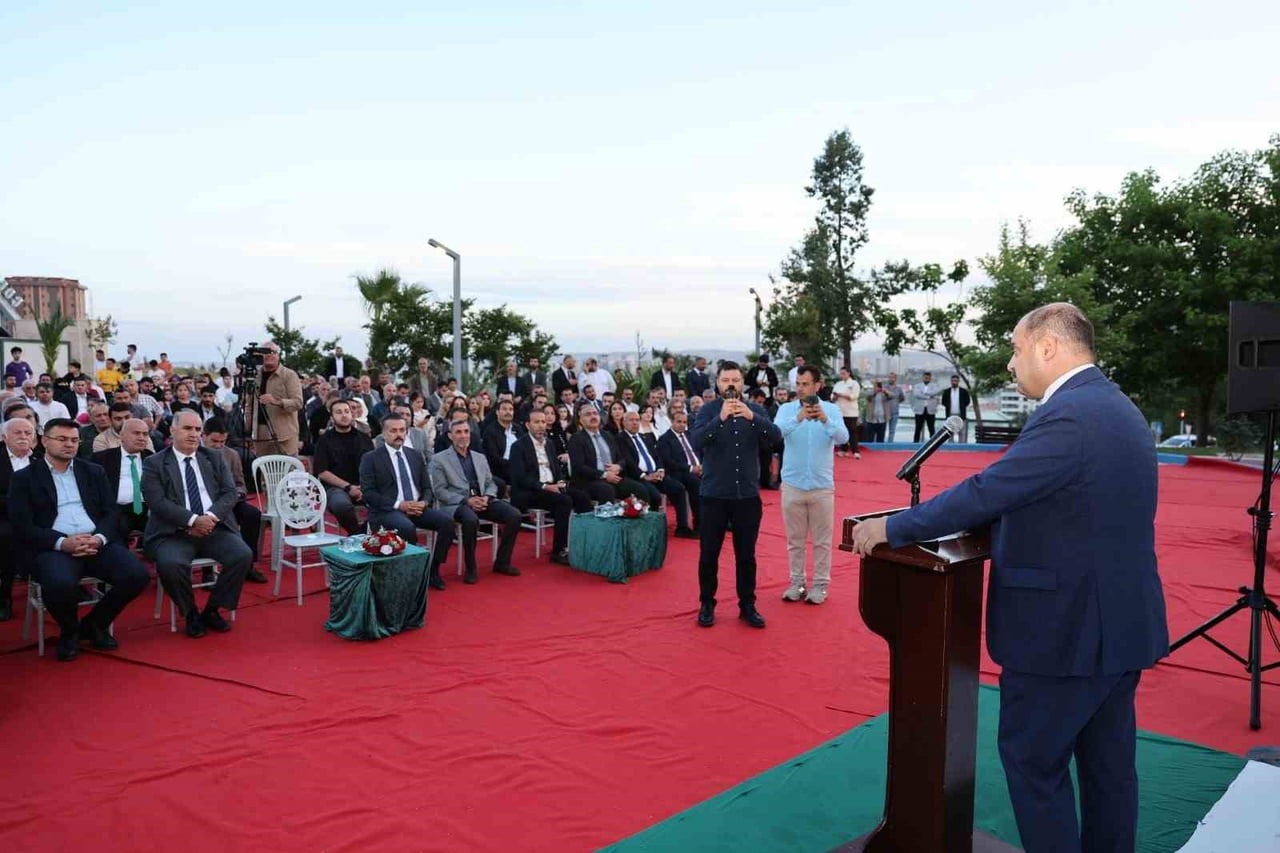 ŞANLIURFA BÜYÜKŞEHİR BELEDİYE BAŞKANI MEHMET KASIM GÜLPINAR KONUŞ MA YAPTI