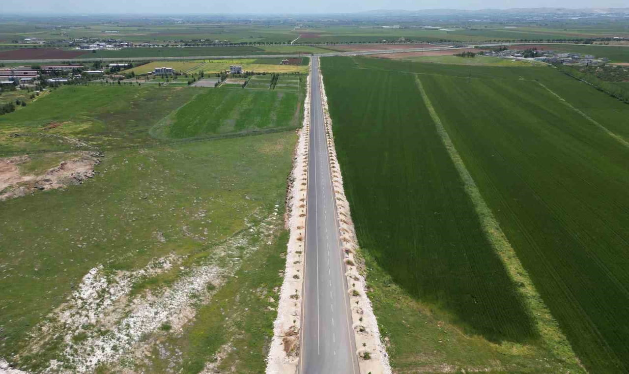 ŞANLIURFA BÜYÜKŞEHİR BELEDİYESİ, KURBAN BAYRAMI ÖNCESİ YENİ ASRİ AİLE MEZARLIK İÇERİSİNDE YER ALAN...