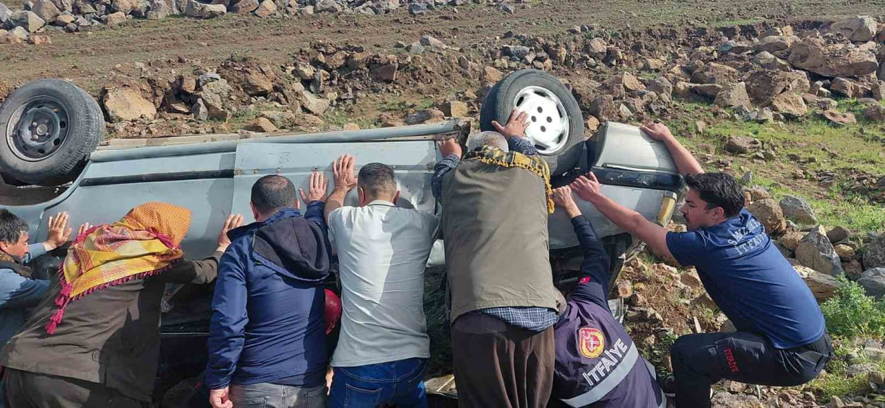ŞANLIURFA-DİYARBAKIR KARAYOLUNDA MEYDANA GELEN TRAFİK KAZASINDA 1 KİŞİ YARALANDI.