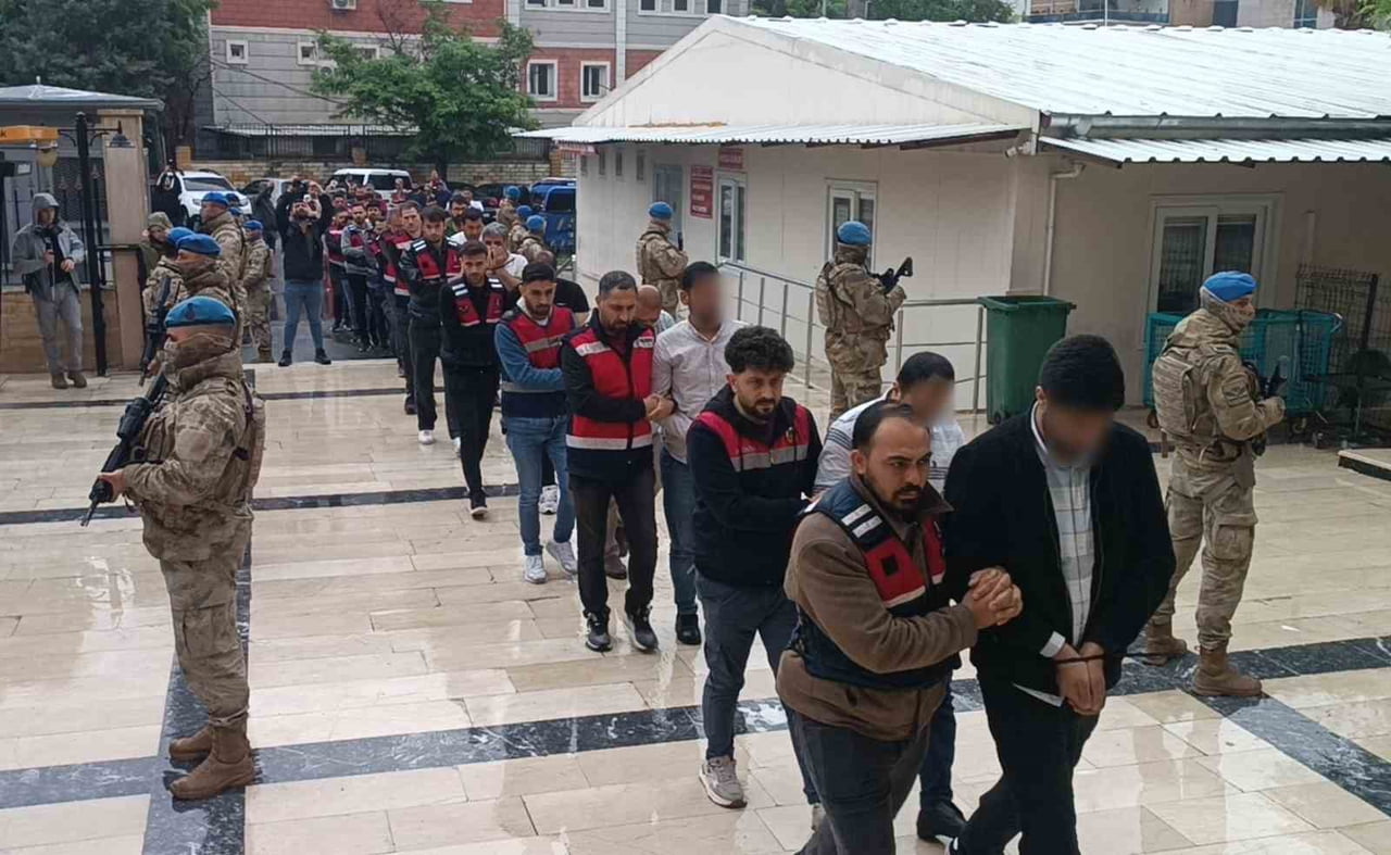 ŞANLIURFA MERKEZLİ 7 İLDE DÜZENLENEN SAHTE ÇÜRÜK RAPORU OPERASYONUNDA 44 ŞÜPHELİ GÖZALTINA...