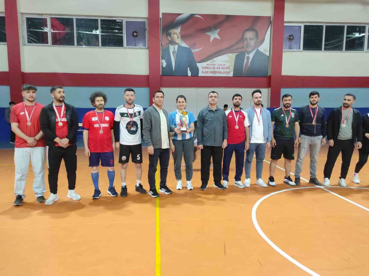 SASON’DA YOĞUN İLGİ GÖREN VOLEYBOL HALK TURNUVASI FİNAL MAÇIYLA SONA ERDİ