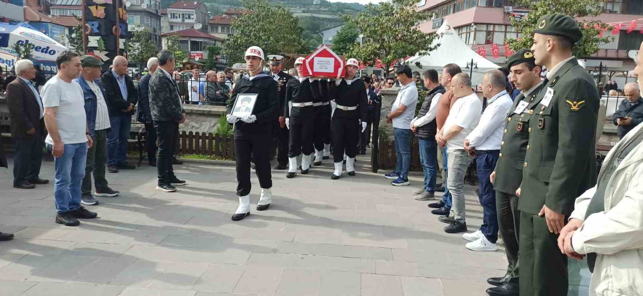 SATILMIŞ PÜRCÜ İÇİN ASKERİ TÖREN DÜZENLENDİ