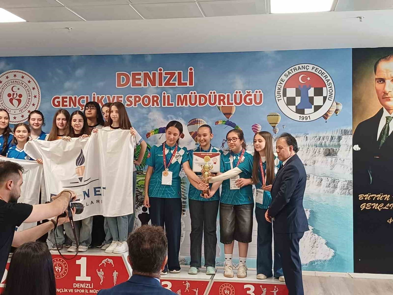 SATRANÇTA TÜRKİYE 3’ÜNCÜLERİ NAZİLLİ’DEN