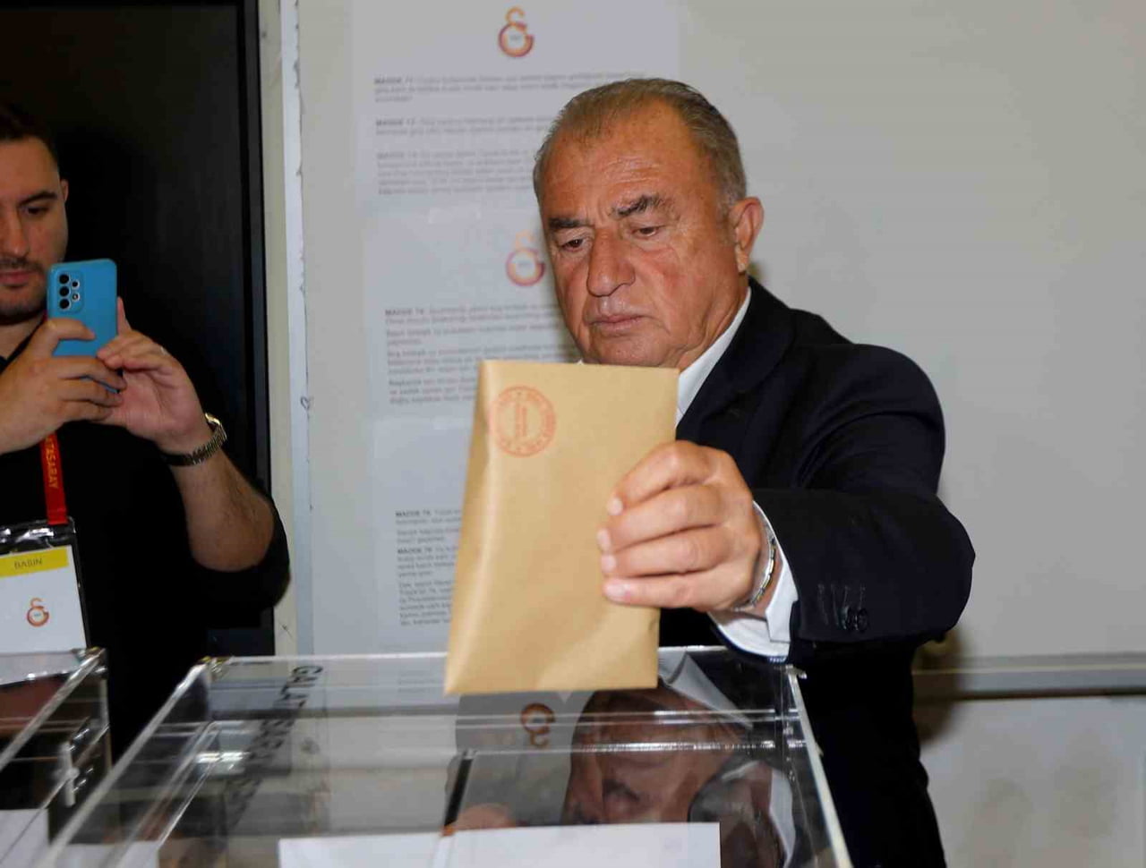 SEÇİMDE ESKİ GALATASARAY TEKNİK DİREKTÖRÜ FATİH TERİM OYUNU KULLANDI