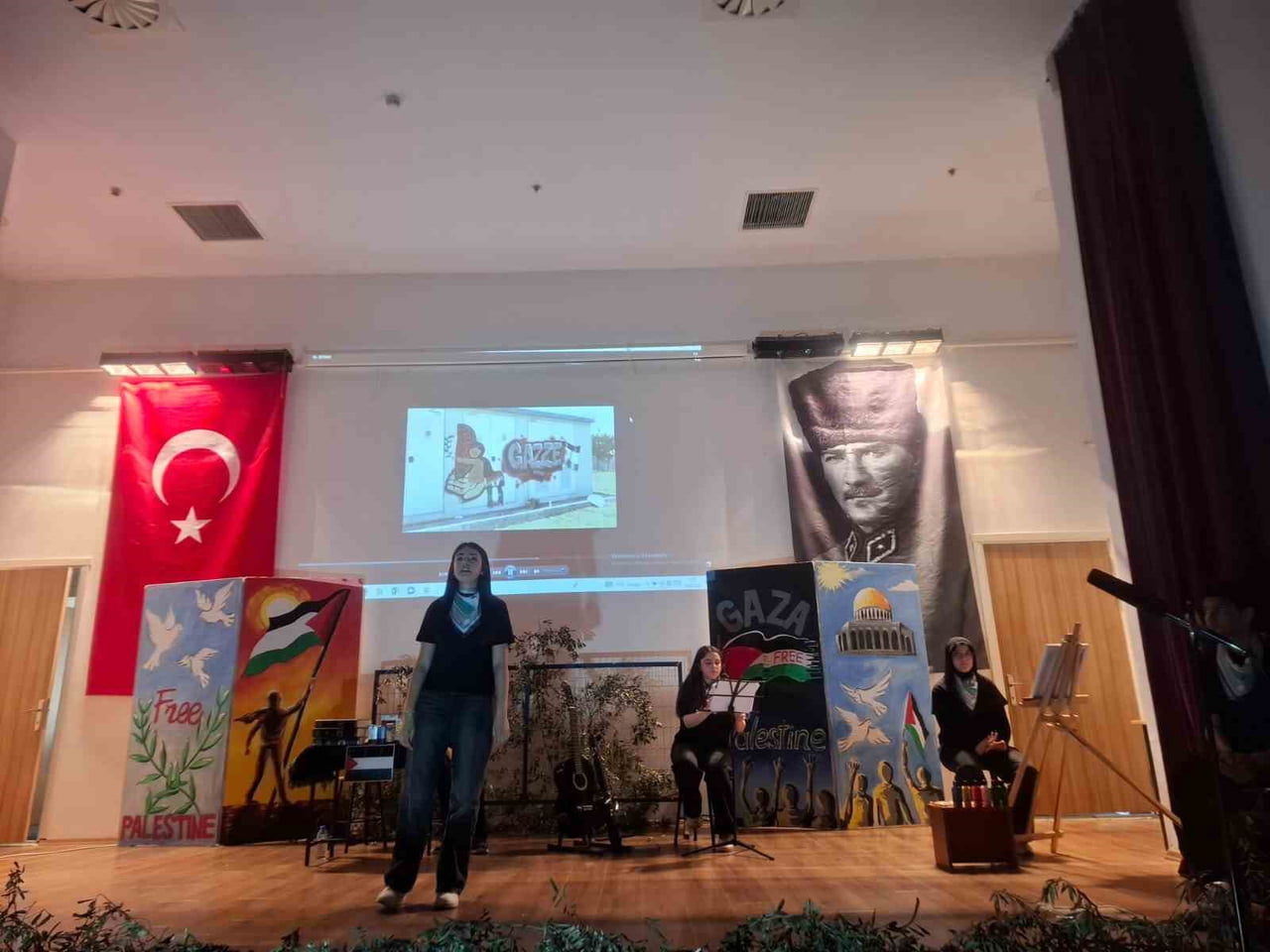 ŞEHİT ABDULLAH TAYYİP OLÇOK ANADOLU İMAM HATİP LİSESİ TÜRKÇE ÖĞRETMENİ ÖMER ÖNER'İN KALEME ALDIĞI...