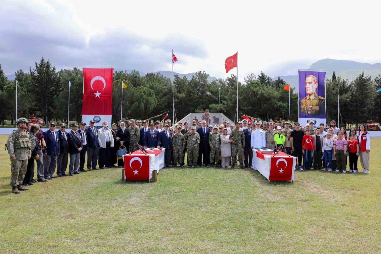 ŞEHİT PİYADE TEĞMEN AHMET TOR KIŞLASI’NDA DÜZENLENEN TEMSİLİ ASKERLİK TÖRENİ’NDE ENGELLİ BİREYLER...