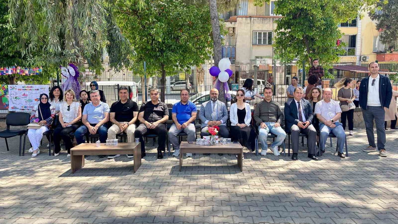 ŞEHİTLER ORTAOKULU’NDAN TEKNOLOJİ TASARIM VE GÖRSEL SANATLAR SERGİSİ