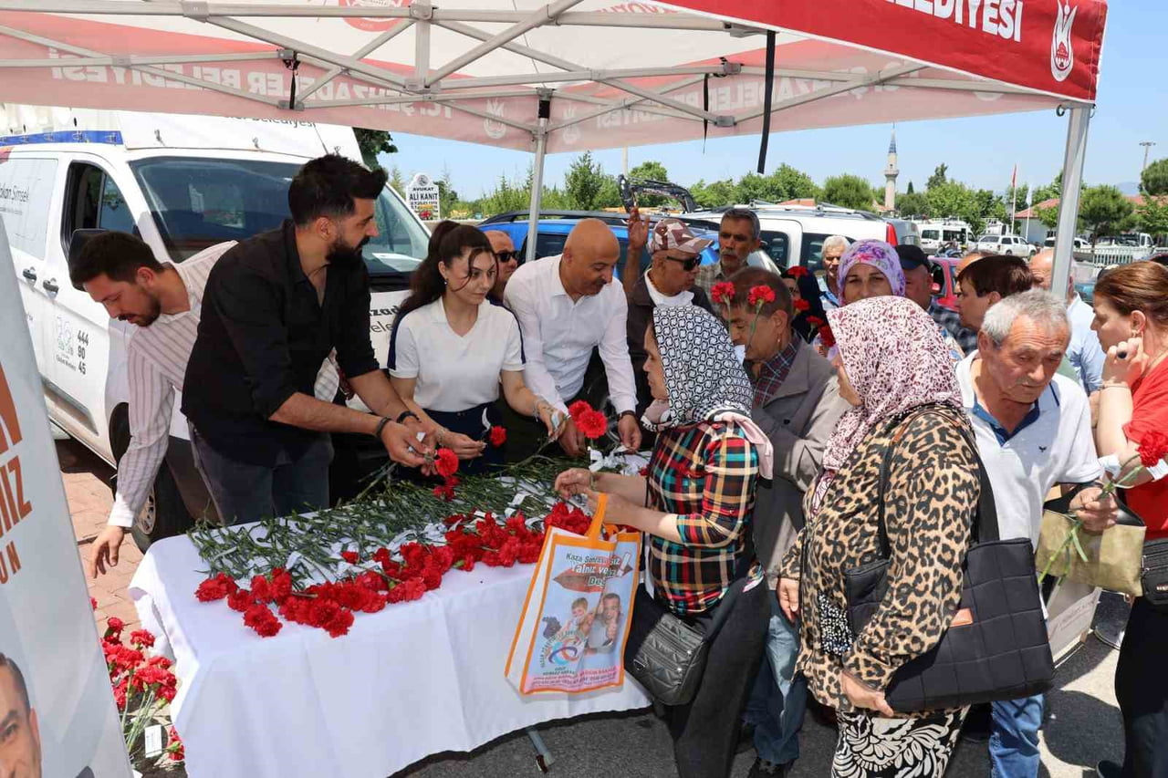 ŞEHZADELER BELEDİYESİ, KURBAN BAYRAMI ARİFESİNDE KAYBETTİKLERİ YAKINLARINI DUALARLA ANMAK İÇİN...
