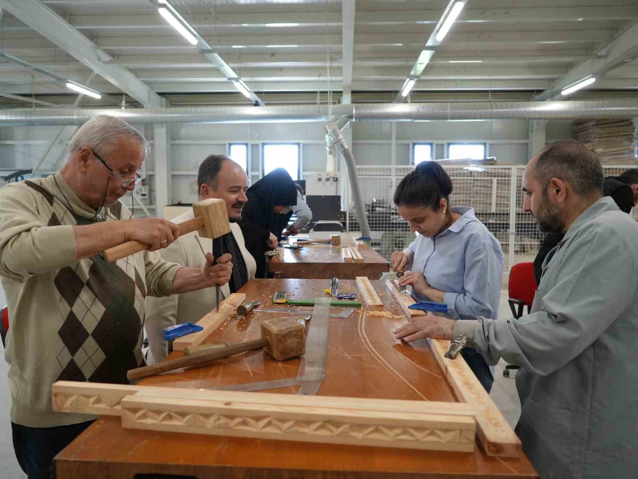 SELÇUKLU DEVLETİ'NDEN GÜNÜMÜZE KADAR ULAŞAN AHŞAP OYMA SANATI, KASTAMONU'DA AÇILAN KURS İLE...