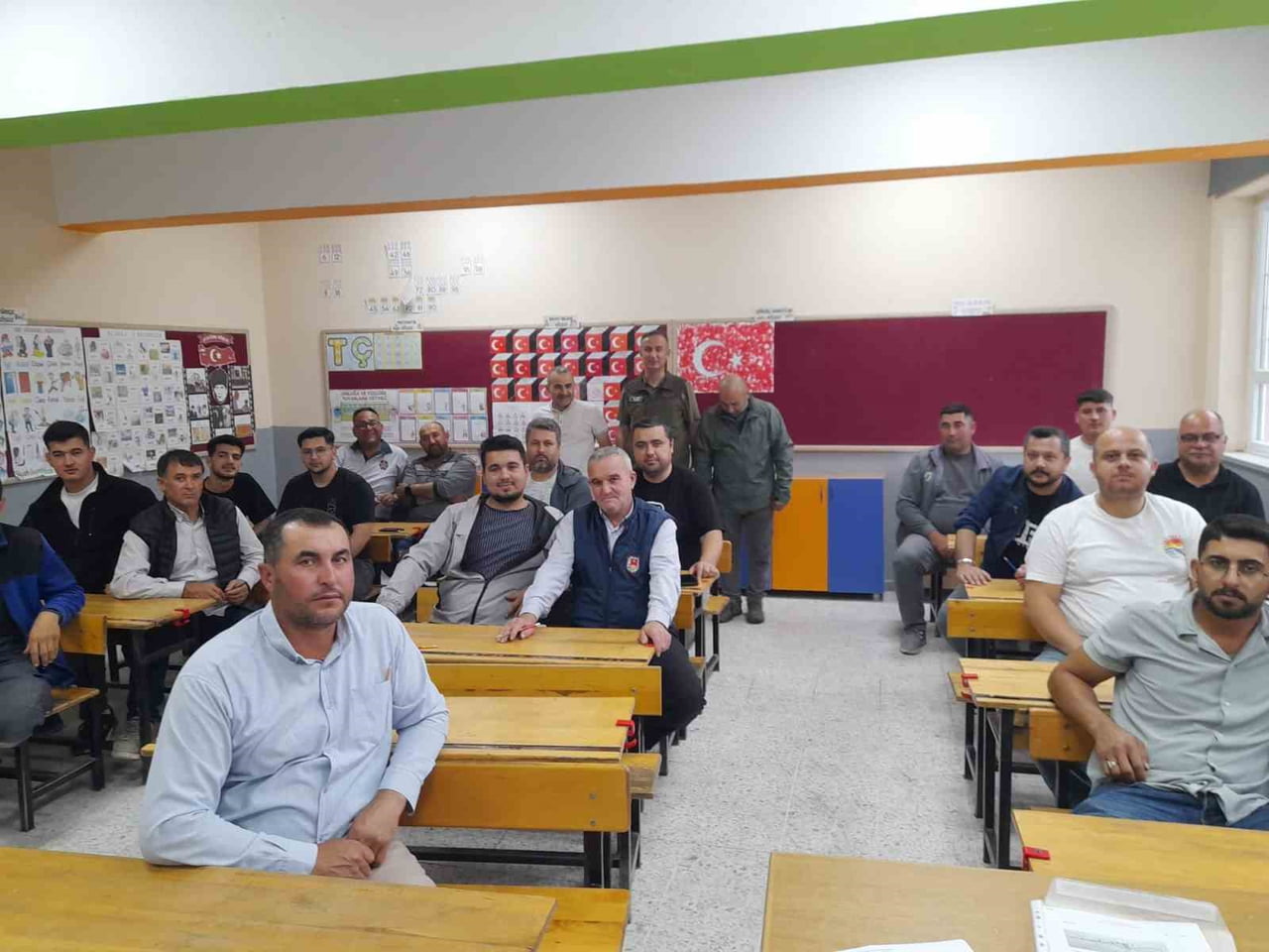 SELENDİ’DE DÜZENLENEN EĞİTİM PROGRAMINDA SÜRDÜRÜLEBİLİR AVCILIK VE YABAN HAYATININ KORUNMASI...