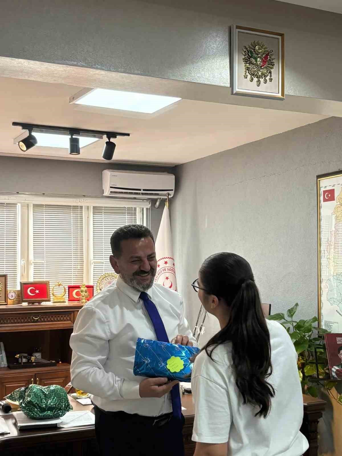 ŞEYH EDEBALİ'NİN 700. YILI ANISINA ÖDÜL TAKDİMİ