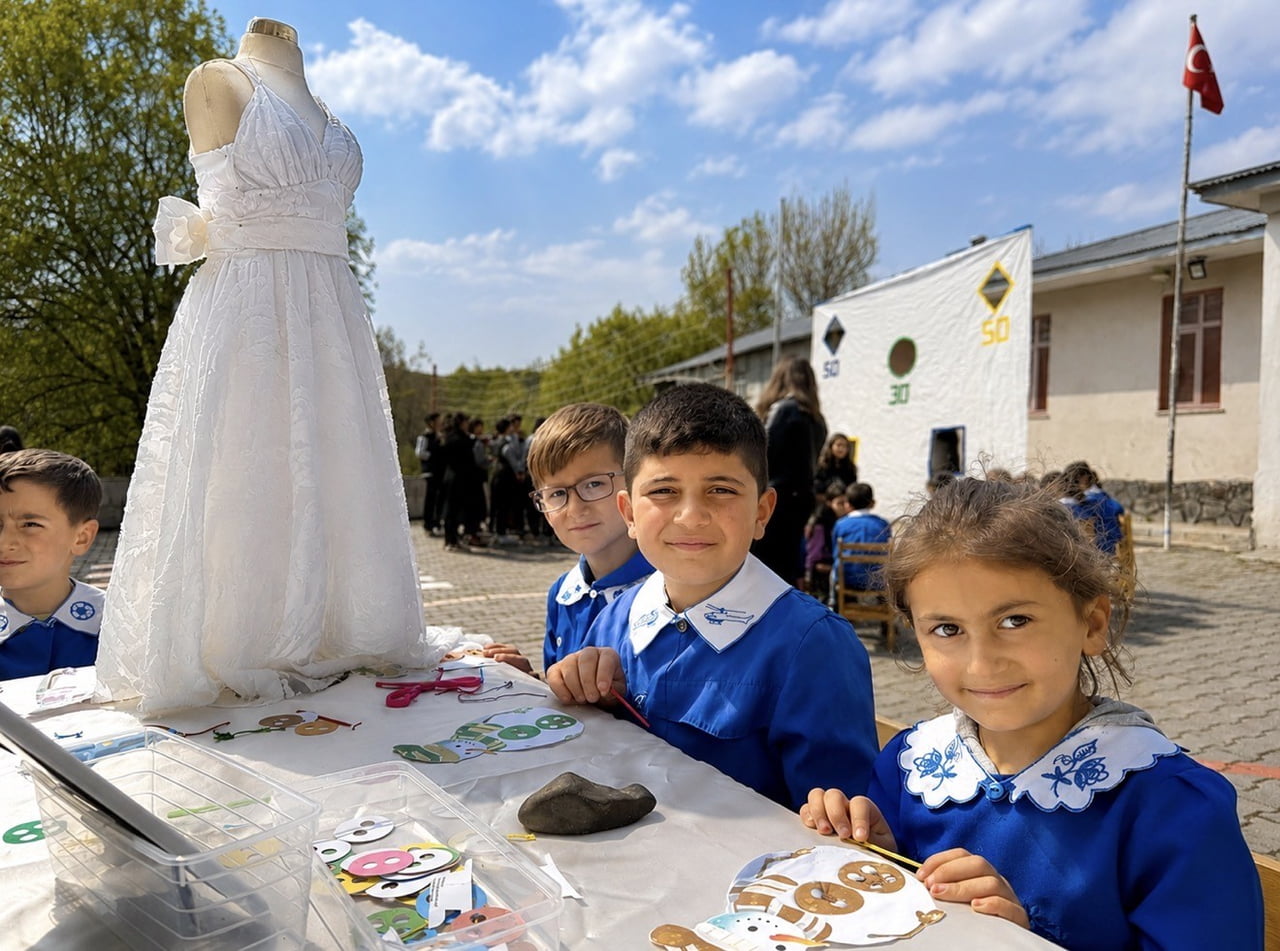 SEYİTHANBEY KÖYÜNDE DÜZENLENEN "MAARİFİN KALBİNDE MARİFETLİ GENÇLİK" ETKİNLİĞİNDE MESLEK LİSESİ...