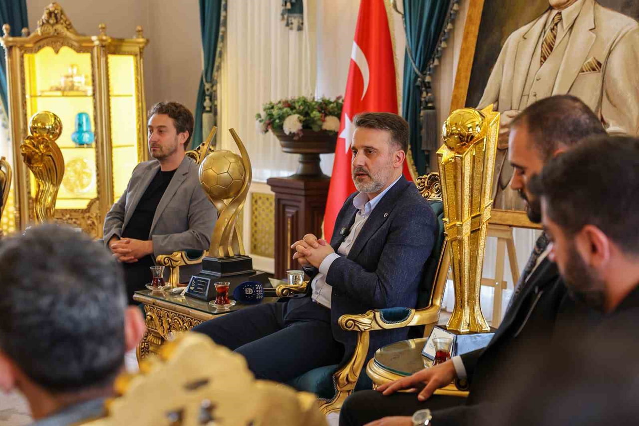 SEZONA SÜPER KUPA ZAFERİYLE BAŞLAYAN, EHF AVRUPA KUPASI’NDA İSE FİNALİN KAPISINDAN DÖNEN, ARDINDAN...