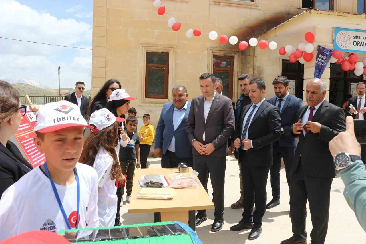 SİİRT'İN PERVARİ İLÇESİNDE BULUNAN ORMANDALI İLK VE ORTAOKULU'NDA DÜZENLENEN TÜBİTAK 4006-A BİLİM...