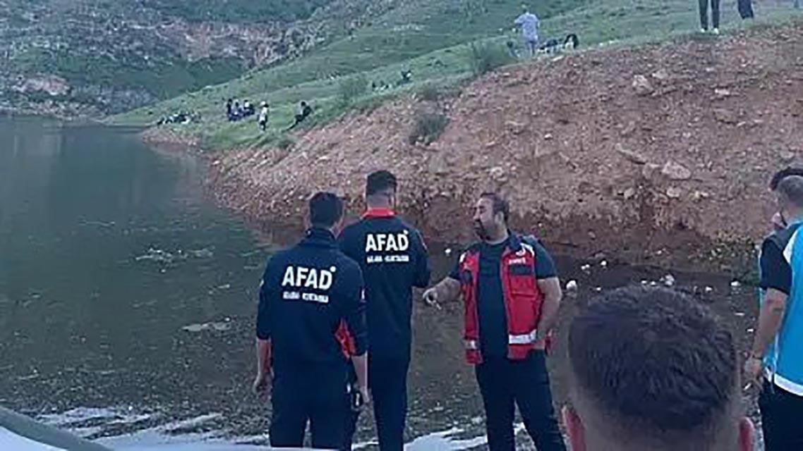 SİİRT'TE MİLLİ PARKLAR TAHTI MENDİK MEVKİİNDE KAYALIKLARDAN DÜŞEN ŞAHIS HAYATINI...