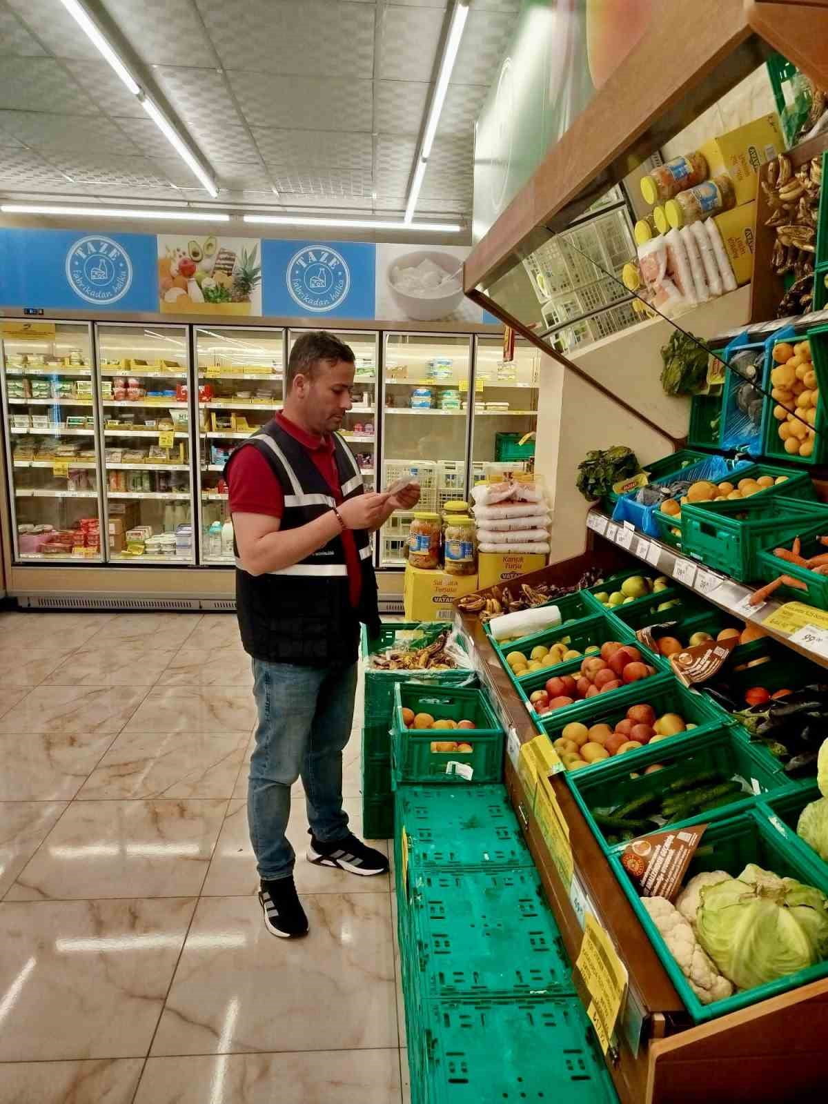 SİİRT’TE BAYRAM ÖNCESİ DENETİMLER ARTIRILDI: FİYAT VE ETİKETLER TEK TEK İNCELENDİ