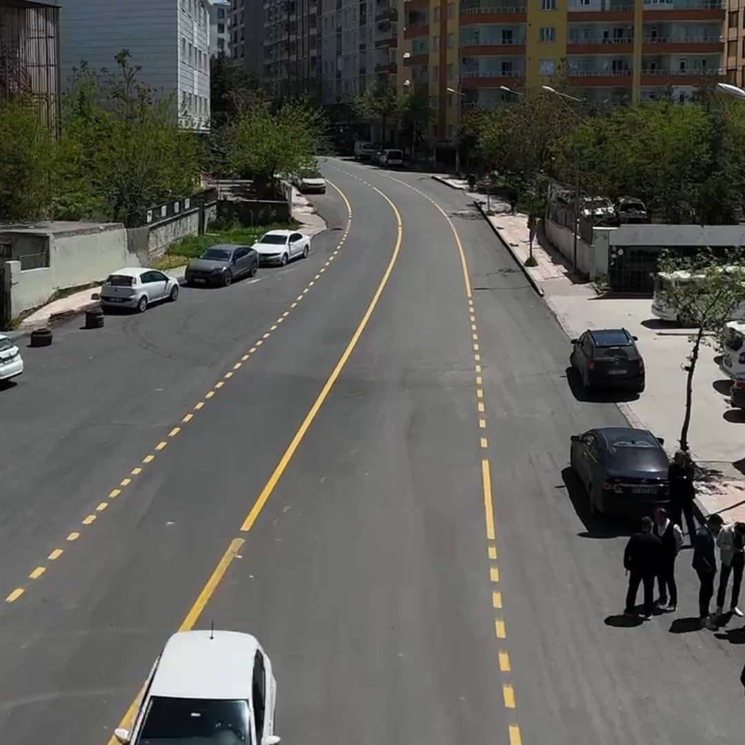 SİİRT’TE YOL YENİLEME ÇALIŞMALARI ARALIKSIZ SÜRÜYOR