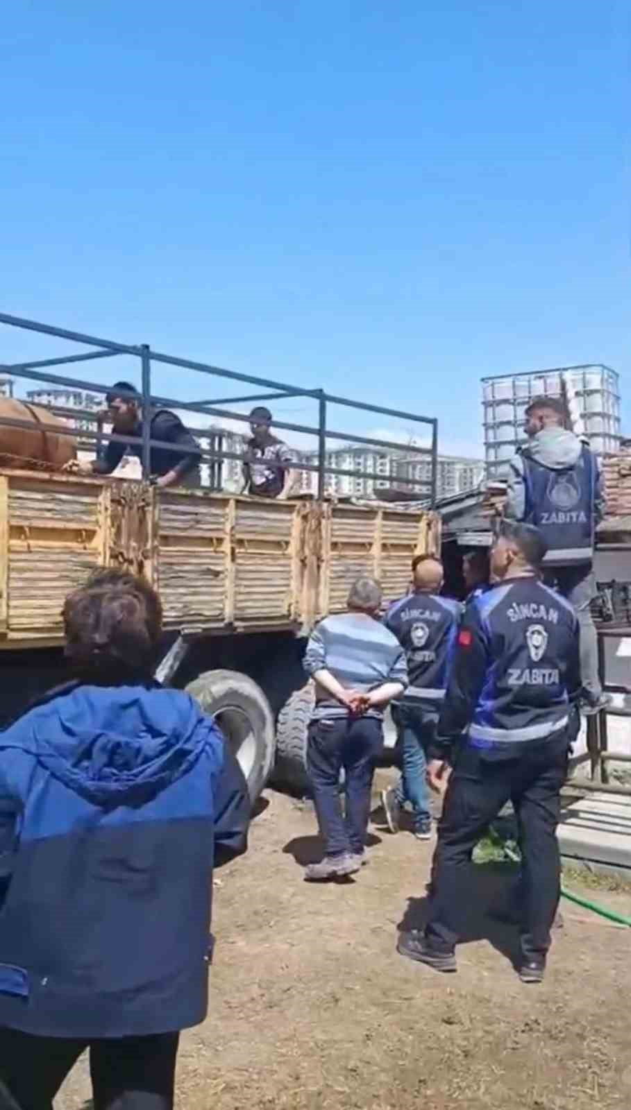 SİNCAN BELEDİYESİ, İLÇE GENELİNDE YÜRÜTTÜĞÜ DENETİMLERDE KAÇAK VE RUHSATSIZ FAALİYET GÖSTEREN...