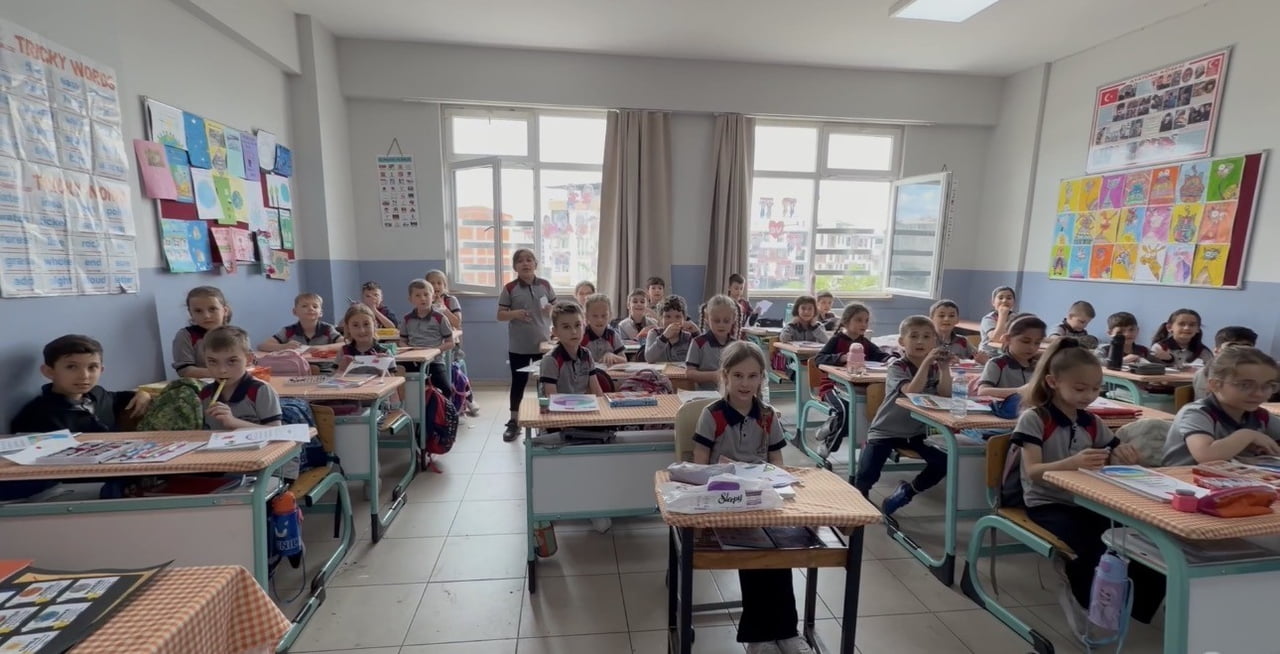 SINIFIN MİNİK MİSAFİRİ ÖĞRENCİLERİN NEŞE KAYNAĞI OLDU