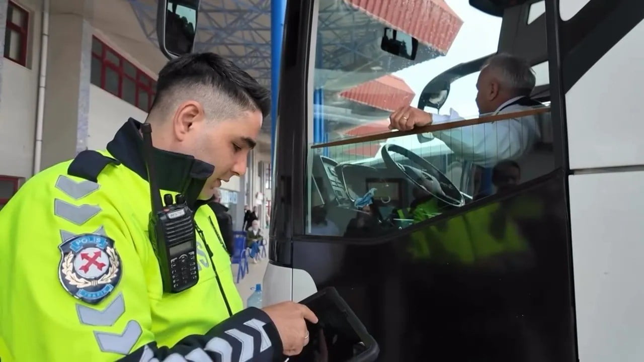 SİNOP İL EMNİYET MÜDÜRLÜĞÜ, KURBAN BAYRAMI ÖNCESİNDE VATANDAŞLARA TRAFİK KURALLARINA UYULMASI...