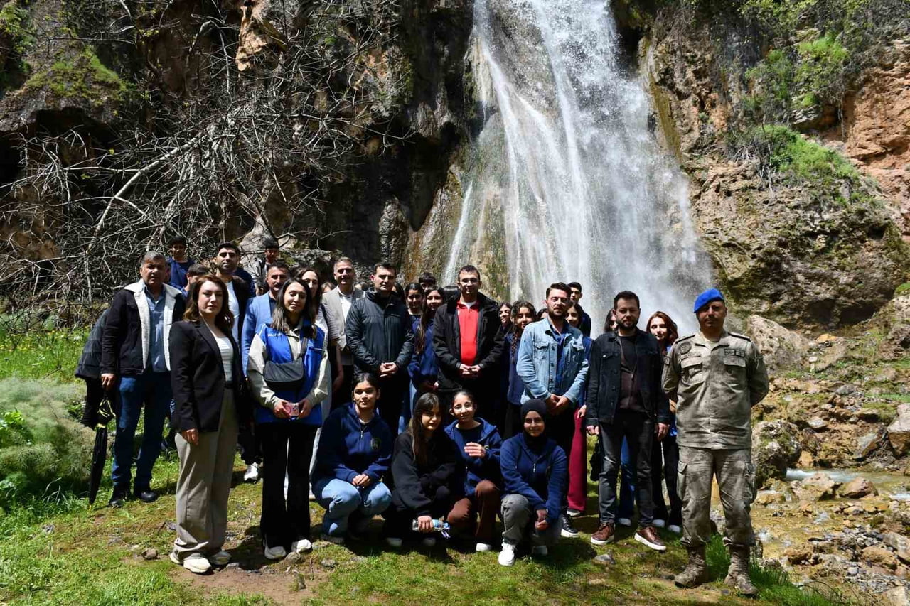 ŞIRNAK'IN BEYTÜŞŞEBAP İLÇESİNDE 19 MAYIS ATATÜRK'Ü ANMA, GENÇLİK VE SPOR BAYRAMI KAPSAMINDA...
