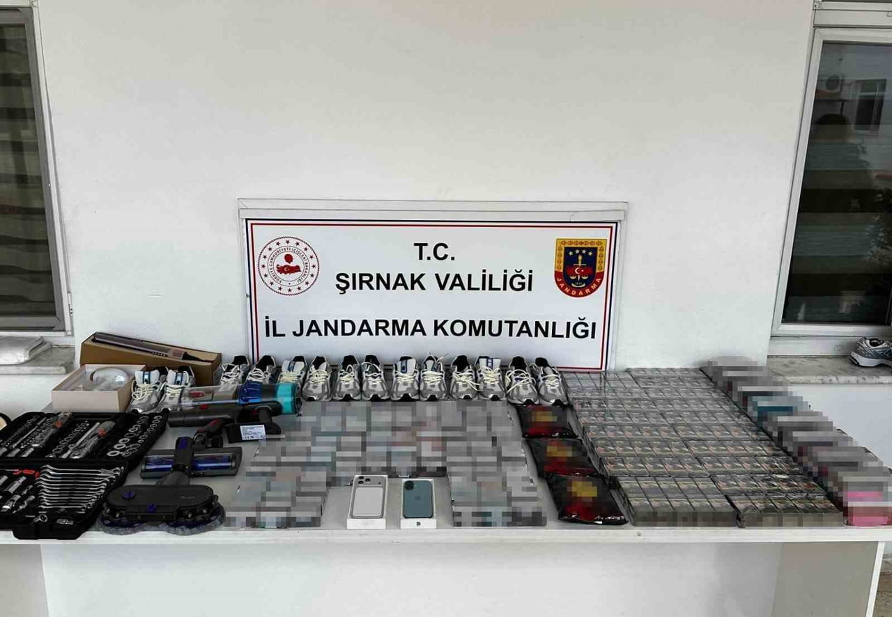 ŞIRNAK'TA BİR HAFTALIK OPERASYONLARDA 15 MİLYON 460 BİN 300 LİRA DEĞERİNDE GÜMRÜK KAÇAĞI...