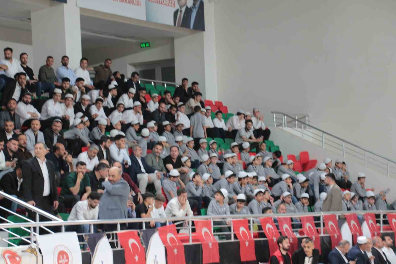 ŞIRNAK’IN CİZRE İLÇESİNDE, 2023-2026 YILLARI ARASINDA HAFIZLIK EĞİTİMİNİ BAŞARIYLA TAMAMLAYAN 335...