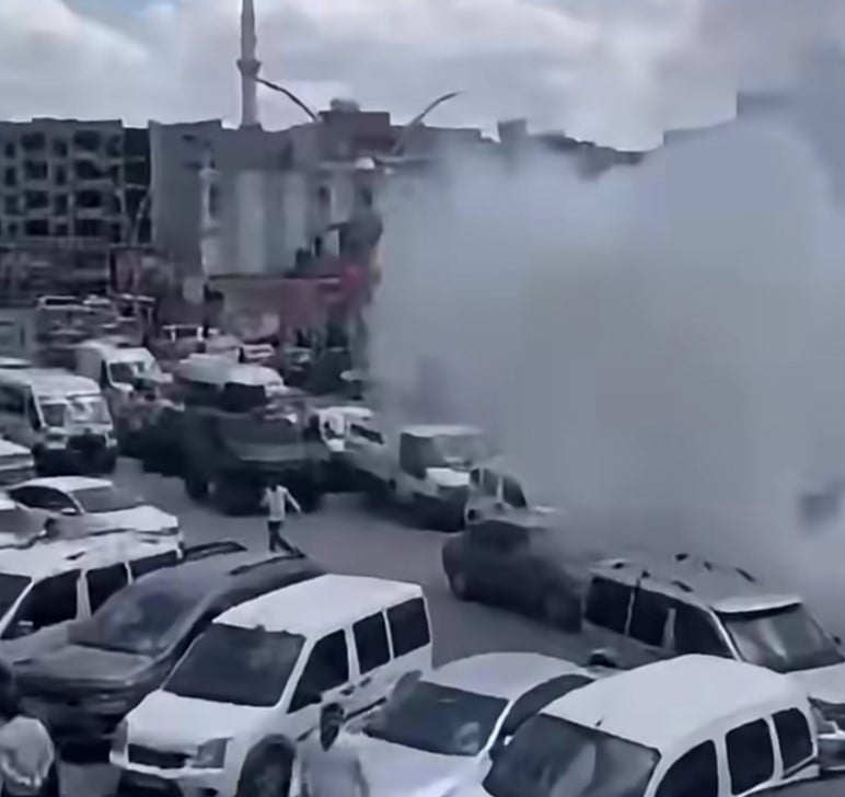 ŞIRNAK’IN CİZRE İLÇESİNDE AKRABA İKİ AİLE ARASINDA ÇIKAN VE YAKLAŞIK 400 KİŞİNİN KARIŞTIĞI KESİCİ...