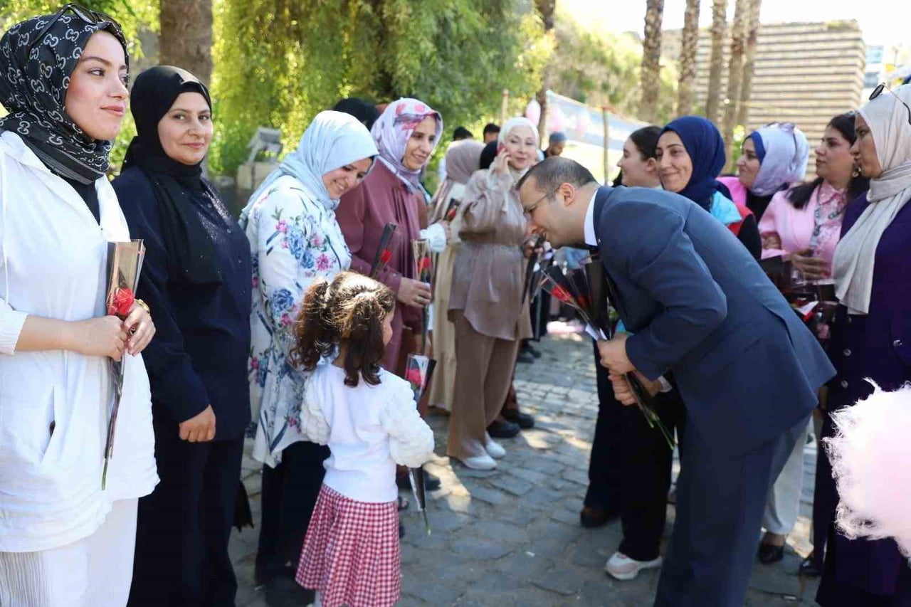 ŞIRNAK’IN CİZRE İLÇESİNDE ANNELER GÜNÜ, DİCLE NEHRİ KENARINDA BULUNAN TARİHİ BIRCA BELEK PARKI’NDA...