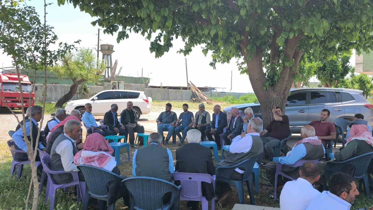 ŞIRNAK’IN SİLOPİ İLÇESİNE BAĞLI BESTABELEK’TE ONLARCA KİŞİ İMECE USULÜ KOYUN KIRPMADA BULUŞTU. BU...