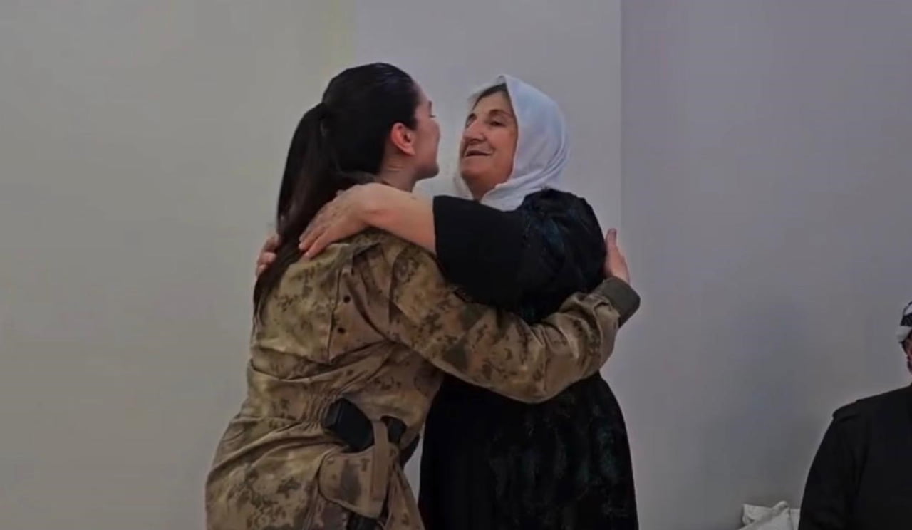 ŞIRNAK’TA SİLAHLI KUVVETLERİMİZDEN ŞEHİT ANNELERİNE ANLAMLI KUTLAMA. ŞEHİTLERİN EMANETLERİ...