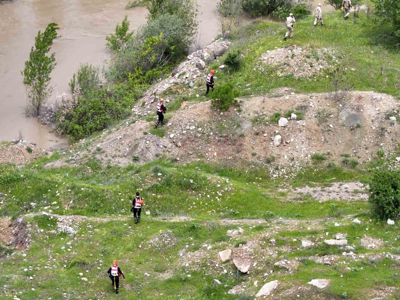 SİVAS'IN KOYULHİSAR İLÇESİNDE MEYDANA GELEN TRAFİK KAZASININ ARDINDAN ŞOK GEÇİREREK, KELKİT...