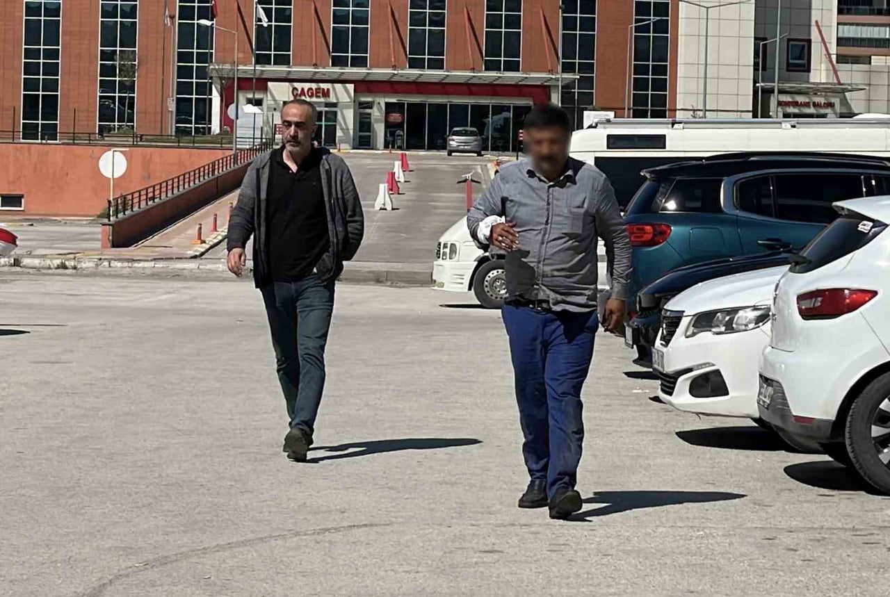 SİVAS'TA KURBAN BAYRAMI'NIN İLK SAATLERİNDE KURBAN KESİMİ SIRASINDA KENDİLERİNİ YARALAYAN 25...