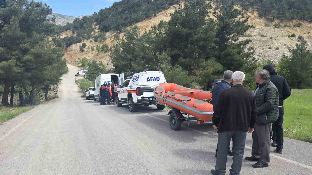 SİVAS’IN KOYULHİSAR İLÇESİNDE MEYDANA GELEN TRAFİK KAZASINDA 1 KİŞİ ÖLDÜ, 1 KİŞİ AĞIR YARALANDI...