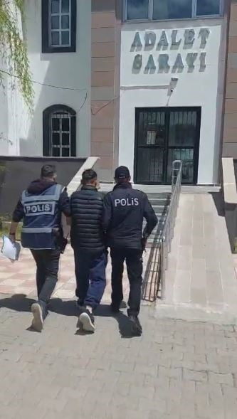 SİVAS’TA HIRSIZLIK SUÇUNDAN KESİNLEŞMİŞ HAPİS CEZASI BULUNAN FİRARİ ŞAHIS YAKALANDI.